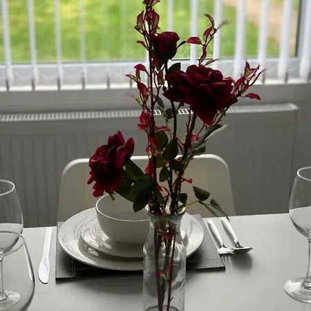 Helston House Apartment *