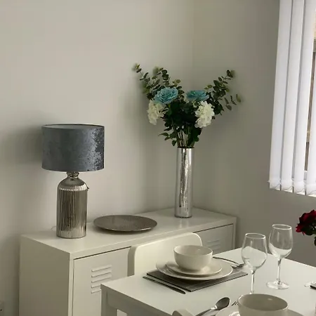 Helston House Apartment